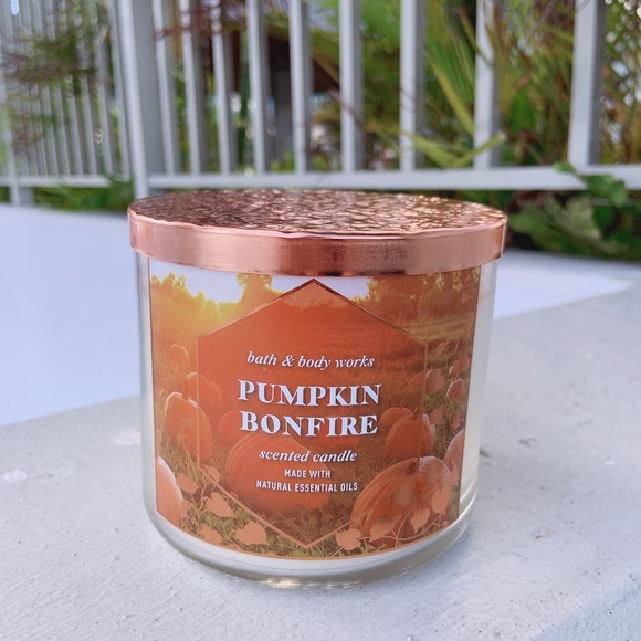 Pumpkin Bonfire candles bundle from Bath & Body Works - Picture 5 of 8